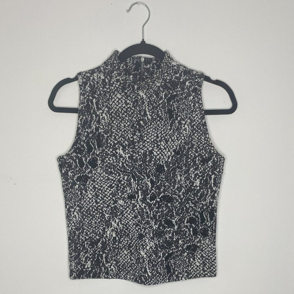 Lola's Room - Sleeveless, Back Zip, Black & White Top, Size M